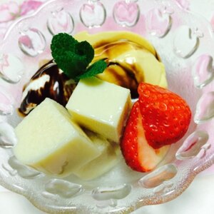 水切りヨーグルトと豆乳寒天＋プリンのチョコかけ